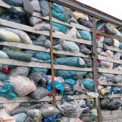 Poliția de frontieră și comisarii de mediu opresc un automarfar cu aproape 17 tone de deșeuri