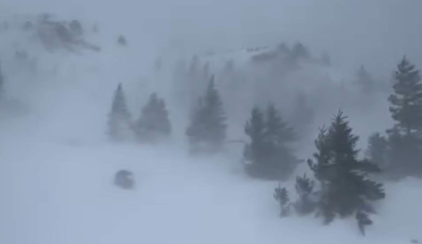 ANM anunță cod galben de vreme rea cu ninsori, viscol și ger în mare parte din țară