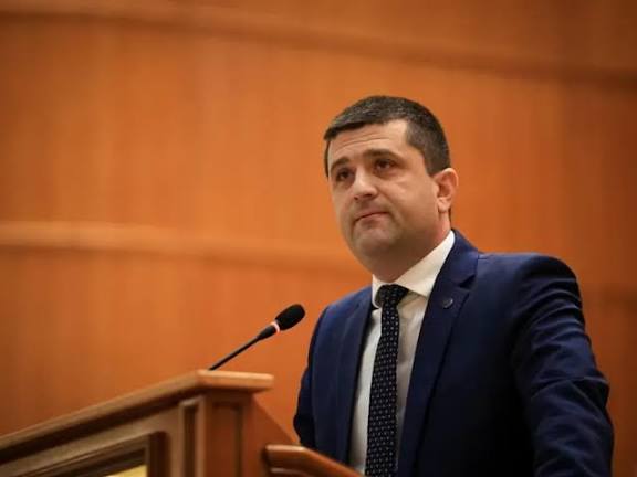Radu Miruţă și Irineu Darău depun jurământul ca miniștri în guvernul României