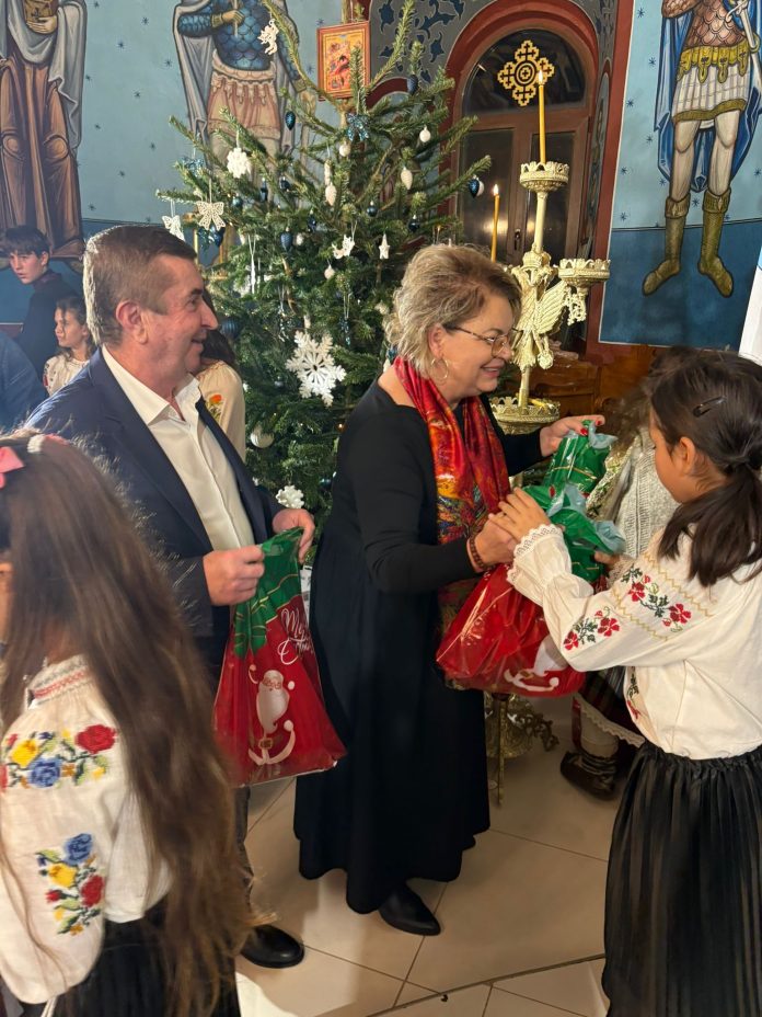 Credincioși și autorități din Nuci sărbătoresc împreună Nașterea Domnului la Parohia Sudiți