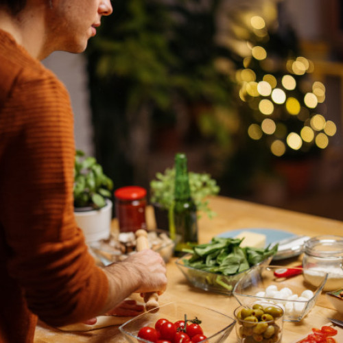 Bucătăria de Crăciun capătă rafinament prin aperitivele și platourile festive