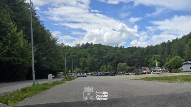 Primăria Râșnov avansează proiectul parcării de pe Valea Cetății