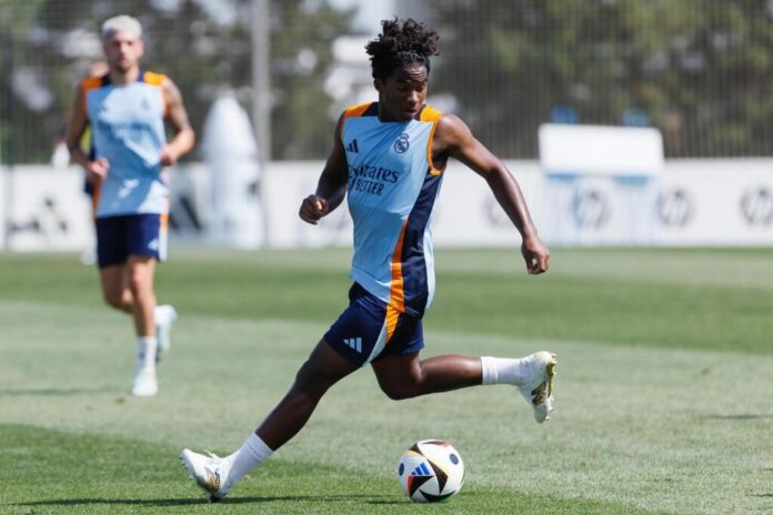 Olympique Lyon îl primește pe atacantul brazilian Endrick împrumut de la Real Madrid