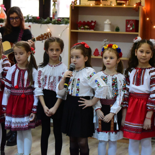 Festivalul „Datina” din Vaslui reunește peste 2.000 de copii în celebrarea tradițiilor de iarnă