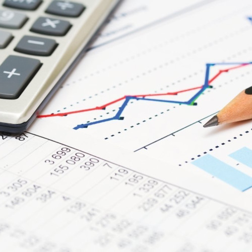 Guvernul reduce impozitele și înăsprește controlul fiscal în 2026