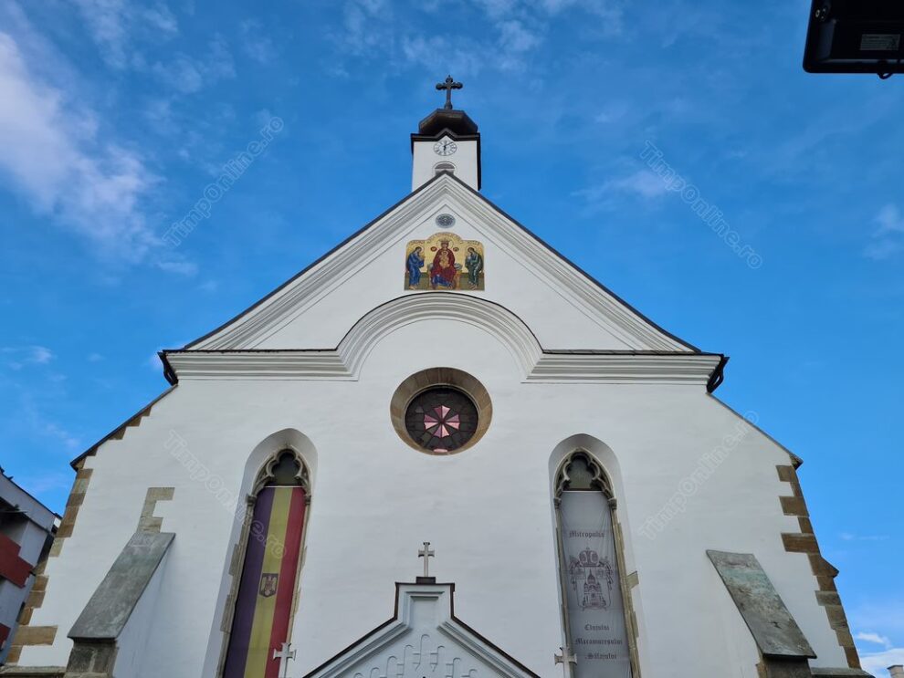 IPS Andrei oficiază Sfânta Liturghie și transmite pastorala de Crăciun 2025 la Beclean