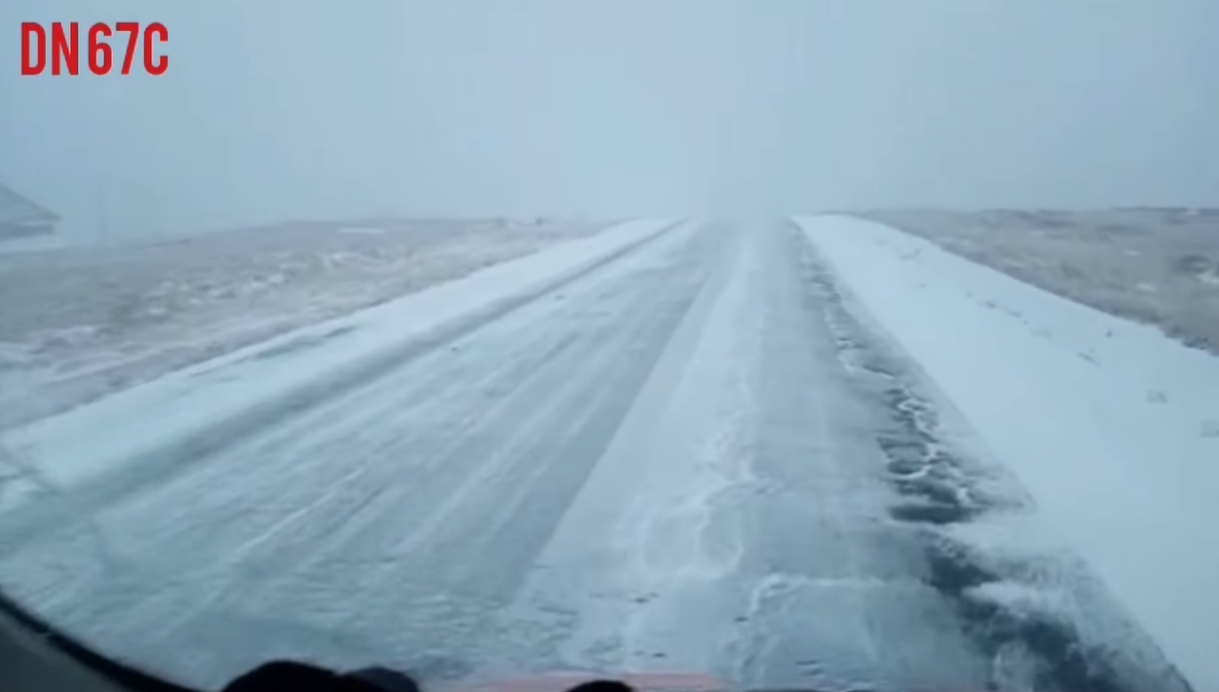 DRDP Craiova restricționează accesul pe DN 67C din cauza viscolului și zăpezii