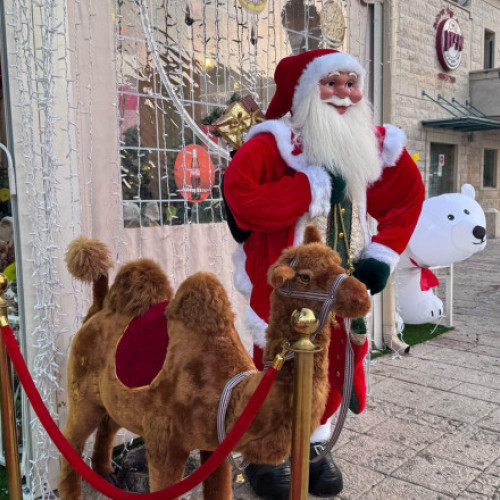 Poliția israeliană arestează un palestinian îmbrăcat în Moș Crăciun la o petrecere din Haifa