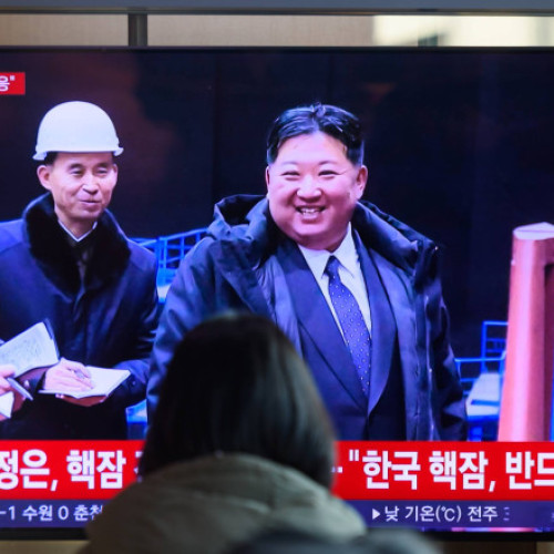 Kim Jong-un inspectează submarin nuclear nord-coreean în construcție, critică proiectul sud-coreean similar