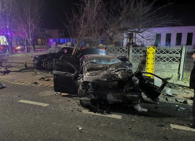 Doi tineri mor într-un accident grav în Bistrița-Năsăud, un altul este în stare critică