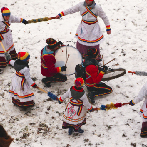 Conflict violent la colindat în județul Cluj: un bărbat lovit cu bâta în cap