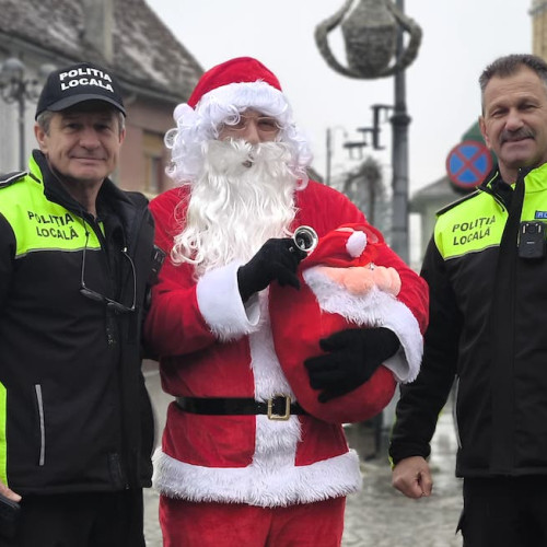 Moș Crăciun aduce bucurie copiilor și sprijin familiilor din Cisnădie