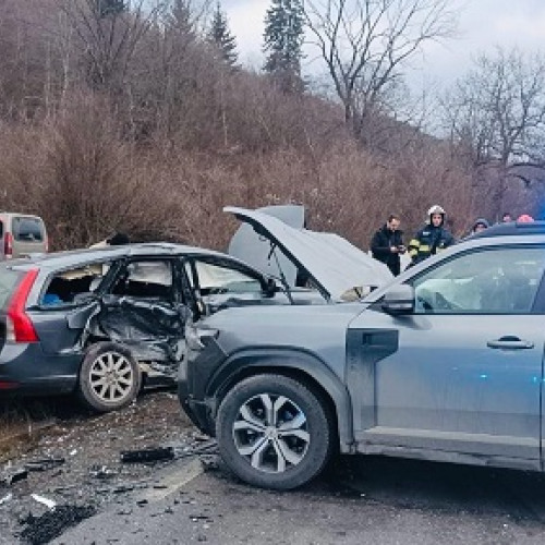 Șapte persoane au fost rănite într-un accident pe DN73A între Predeal și Râșnov