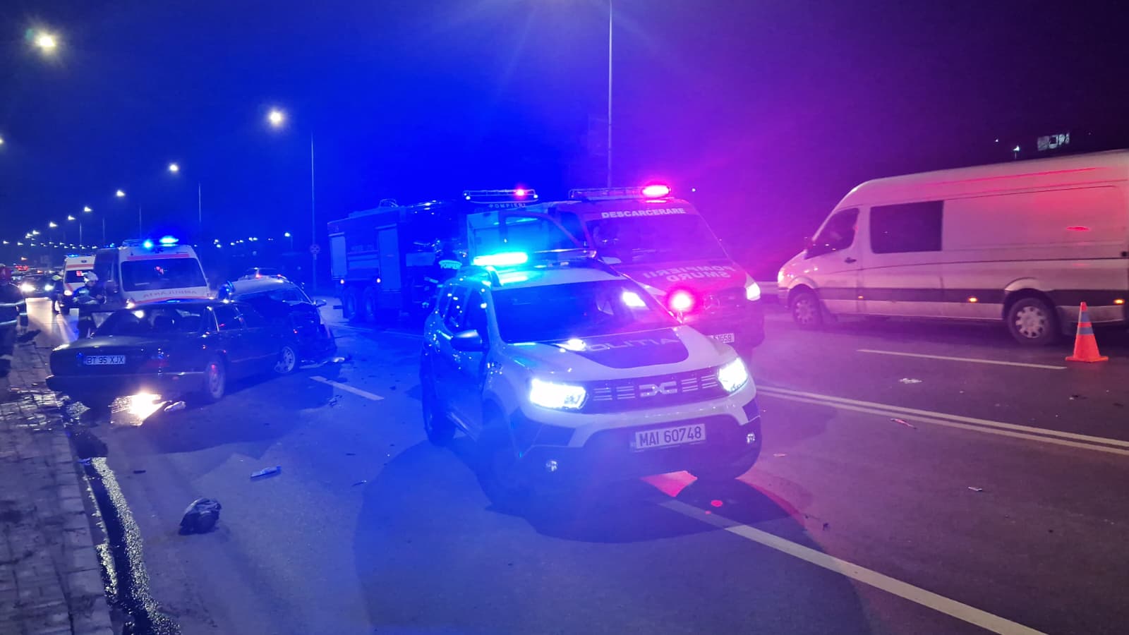 Patru persoane rănite după un accident grav la Botoșani în a treia zi de Crăciun