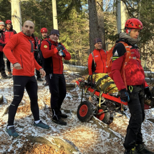 Salvamontiştii intervin în mai multe accidente grave în munţii din România