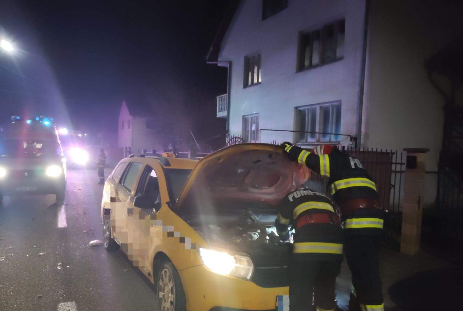 Două persoane rănite ușor într-un accident rutier în Aiud