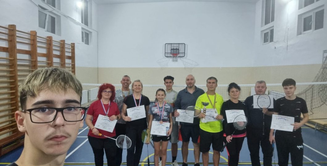 Daniel Ciriperu și Andreea Boran câștigă competiția de badminton din Arad