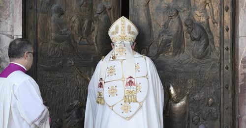 Cardinalul Harvey subliniază speranța creștină în închiderea Porții Sfinte la bazilica Sfântul Paul