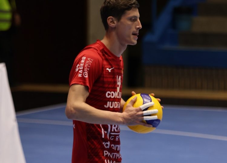 Marius Cheagă rămâne cel mai bun voleibalist al Știința Explorări pentru al cincilea an consecutiv