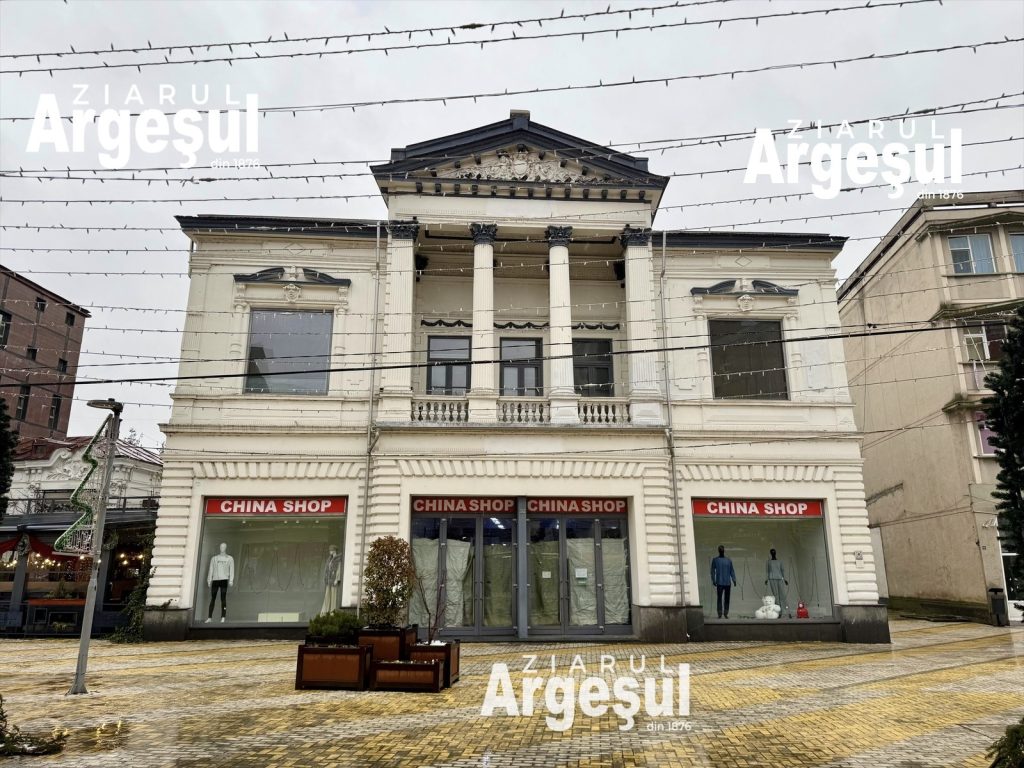 Magazinul chinezesc de pe strada Victoriei 16 din Pitești s-a închis după un an