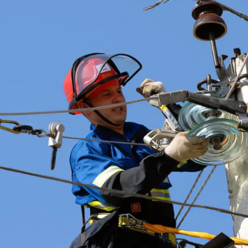 Electrica intervine rapid pentru remedierea penelor de curent în județul Buzău