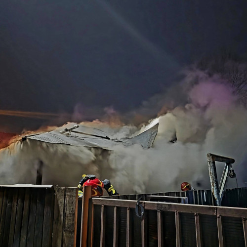 Incendiu puternic izbucnește într-o locuință din Giurgiu înainte de Revelion
