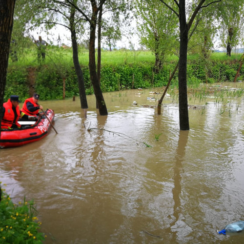 Hidrologii avertizează asupra riscului de inundații în nouă județe din vest și sud