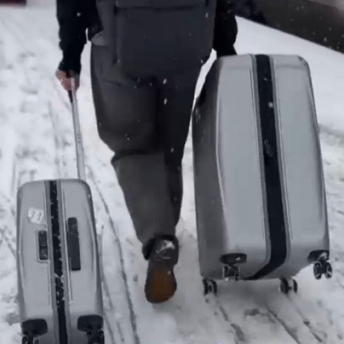 Zăpada perturbă transporturile în Franța, Marea Britanie și Olanda