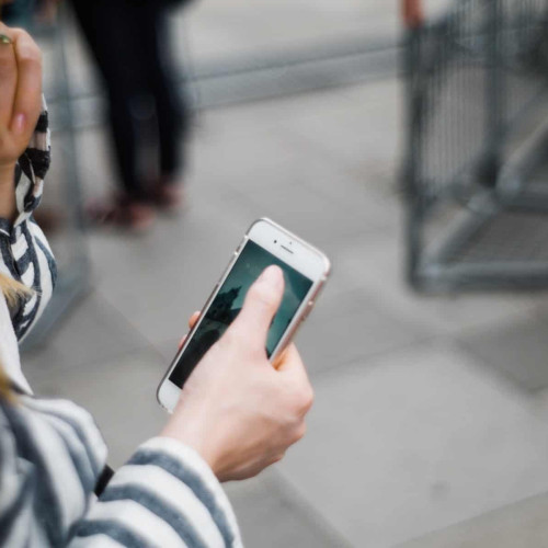 Tânără din Strejești condamnată pentru acces ilegal și fraudă financiară după un conflict sentimental