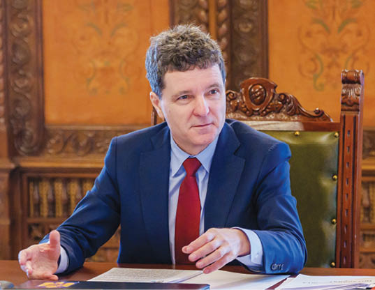 Nicuşor Dan promulgă legea pentru plata pensiilor private, după modificări cerute de Curtea Constituţională