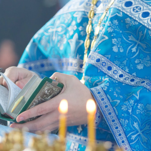 Credincioșii ortodocși îl sărbătoresc pe Sfântul Ioan Botezătorul și numele Ioan, Ion și Ioana