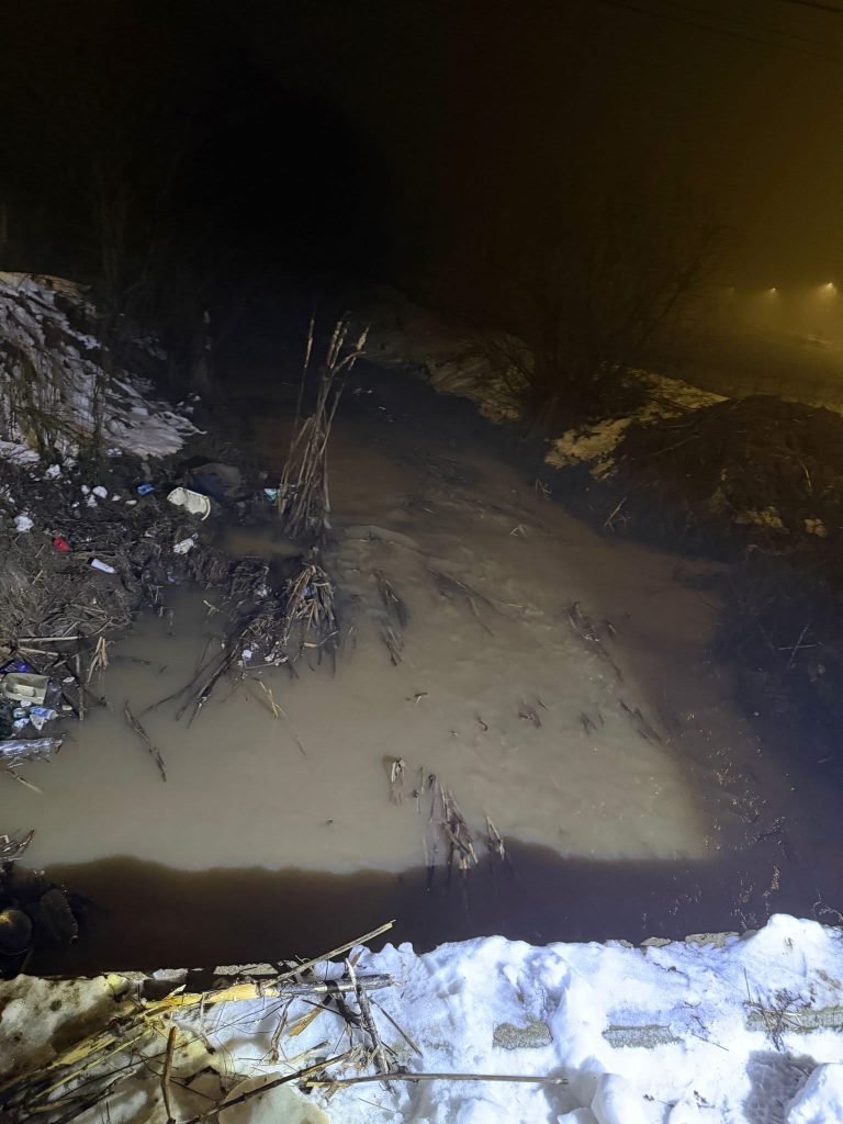 Apele Române Jiu intensifică monitorizarea și intervențiile după precipitații și Cod Galben de inundații