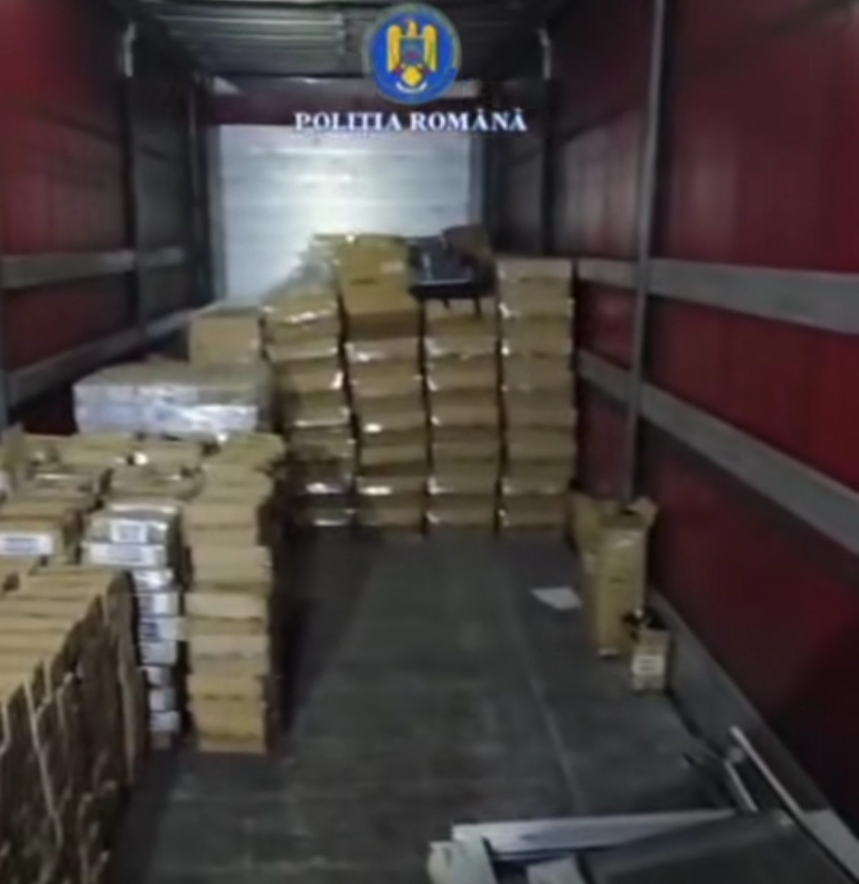 Polițiștii au confiscat marfă fără acte în Uricani și au aplicat amendă firmei