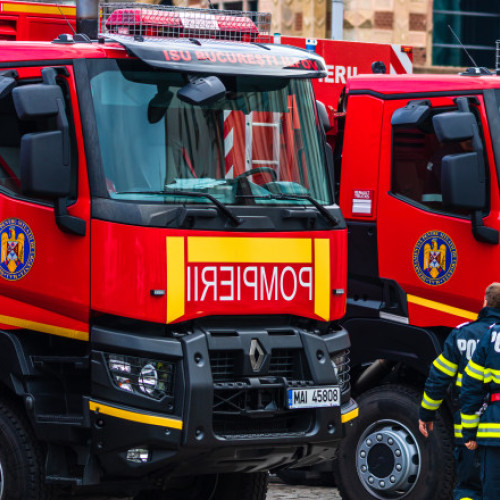 Incendiu la Postul de Poliție din Sărmaș afectează acoperișul și mansarda