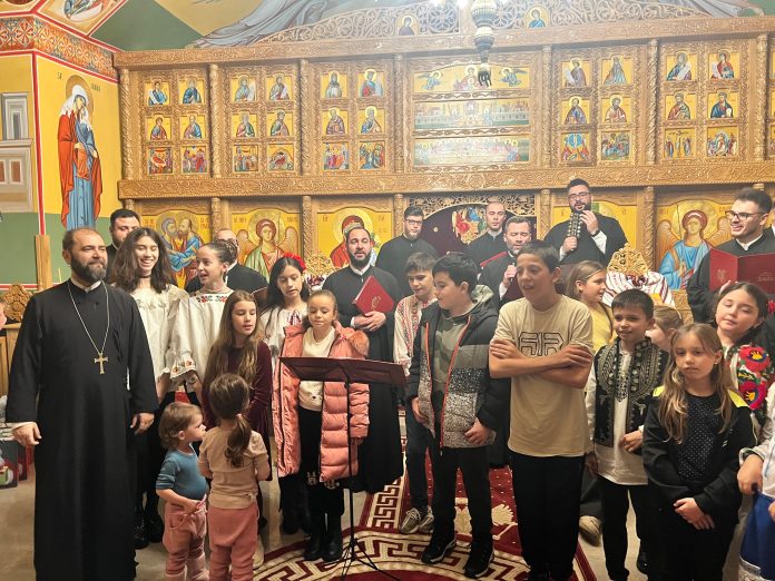 Copiii și Grupul Psaltic TRONOS au adus magia Crăciunului în biserica din Grădiștea