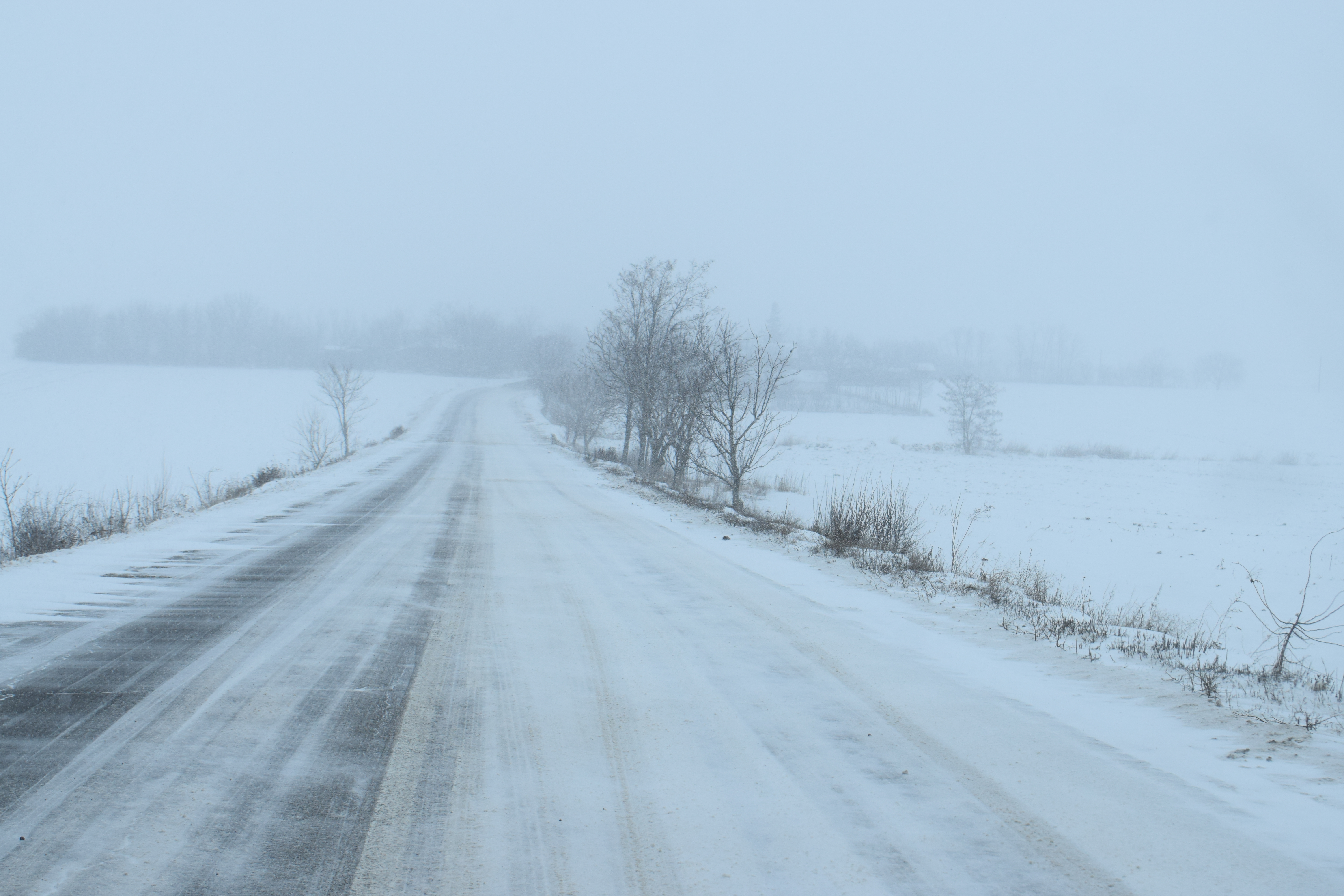 Drumul DN 29D din Botoșani prezintă condiții dificile de circulație din cauza viscolului