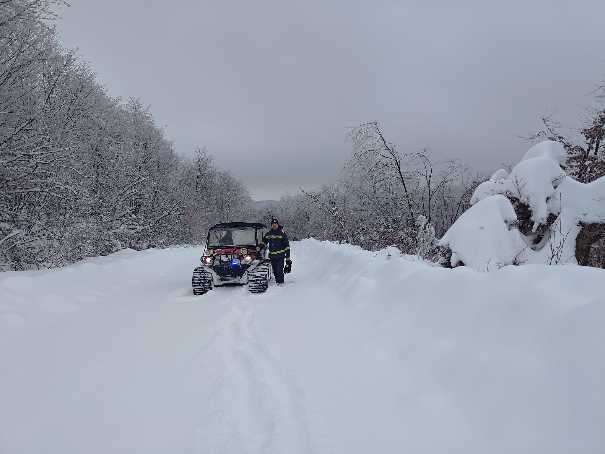 ISU Giurgiu sprijină intervențiile în județul Hunedoara cu autospeciale de iarnă