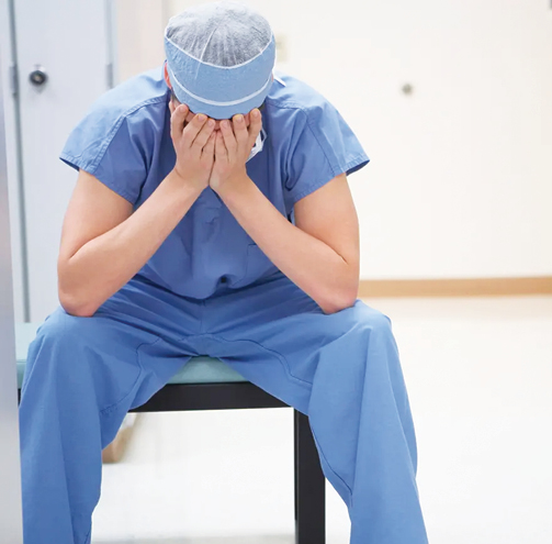 Senatorul Irineu Darău propune concediu plătit pentru epuizarea profesională