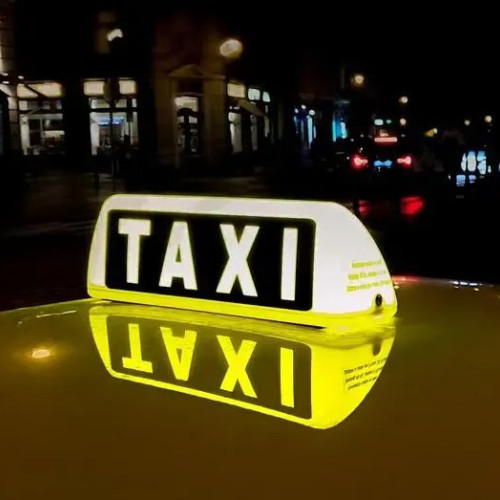 Bărbat amendat cu 2.000 lei după ce a reclamat un șofer de taxi pentru alcool la volan