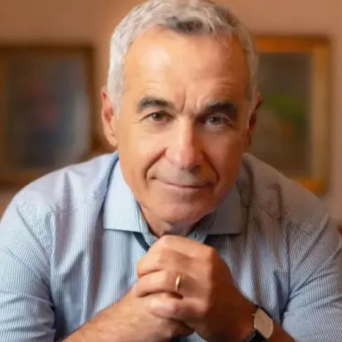 Adrian Papahagi ironizează teoriile conspirației legate de ninsoarea actuală