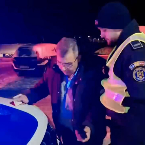 Primarul unei comune din Vaslui reținut după ce a fost prins beat la volan și a intrat cu mașina într-un șanț