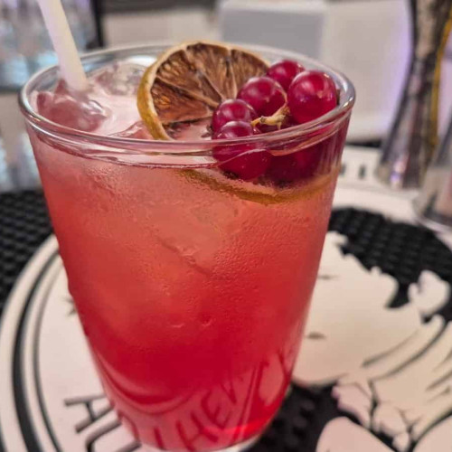 Studiu arată că persoanele inteligente preferă singurătatea în weekend