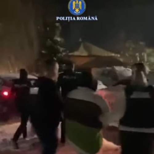 Polițiștii din Vulcan au reținut doi bărbați suspectați de furt calificat și distrugere