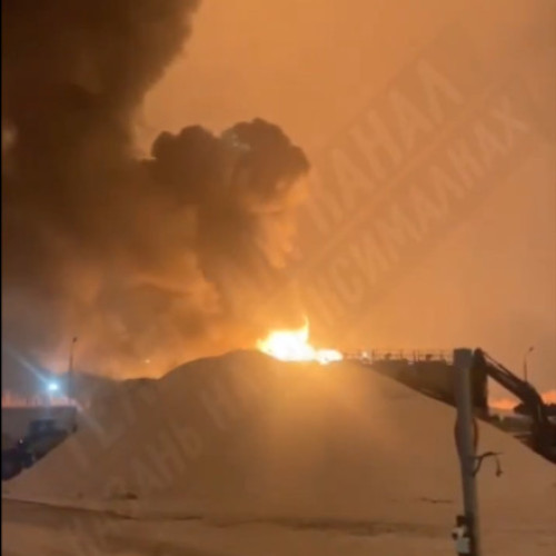 Lovitură cu drone ucrainene provoacă incendiu la un depozit petrolier din Volgograd