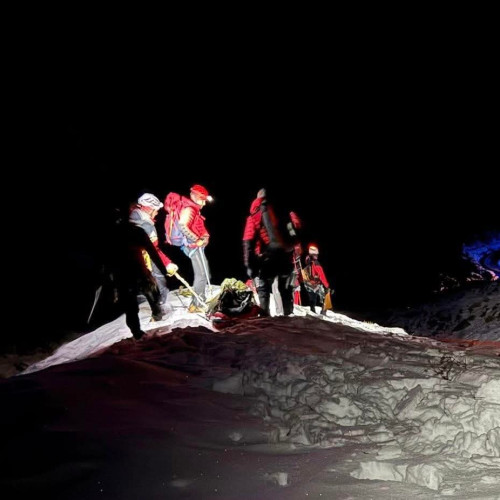 Salvamontiștii caută trei copii dispăruți în zona pârtiei de schi Voineasa