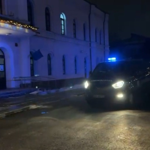 Jandarmii din Botoșani au salvat două persoane fără adăpost în zona Gării