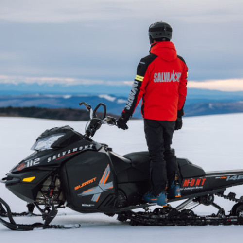 Salvamontiştii vâlceni au găsit trei copii rătăciţi lângă pârtia de schi Obârşia Lotrului