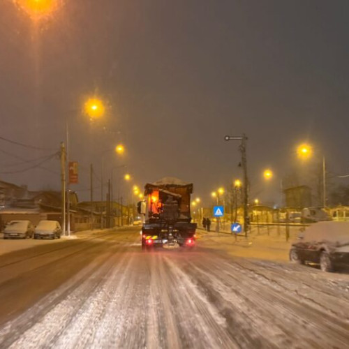 312 utilaje și peste 1.100 de muncitori asigură curățenia stradală din București