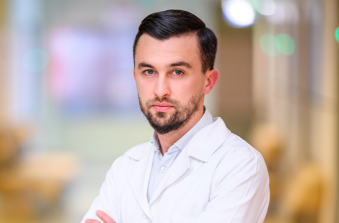 Spitalul Arcadia tratează degetul în ciocan pentru redarea mobilității