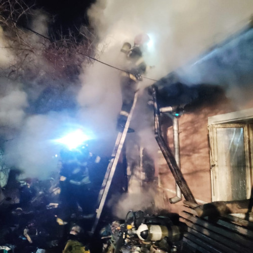 Bărbat din Roman găsit decedat în urma unui incendiu la o locuință de pe strada Albinelor